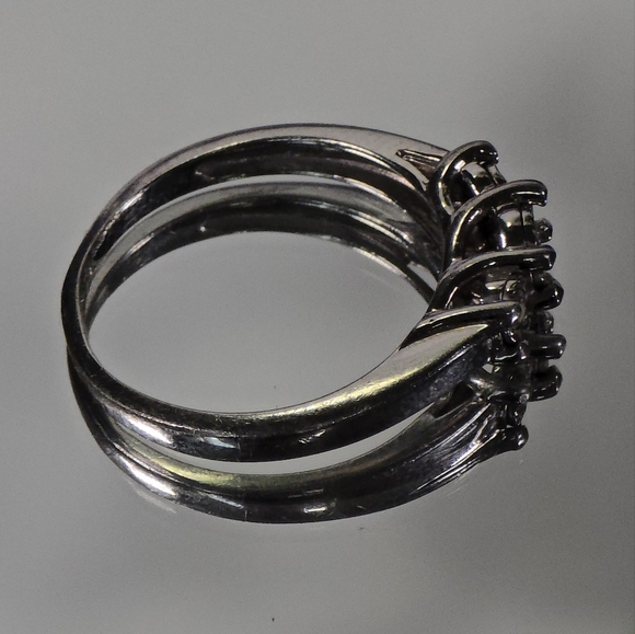 DIAMOND 3 stones ,Sterling Silver Ring - Picture 9 of 12